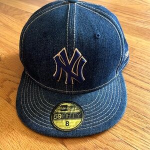 Men’s size 8 fitted baseball cap